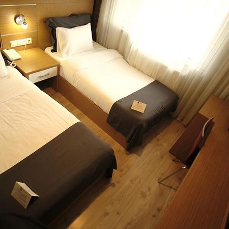 Rhisos Otel 里泽 外观 照片