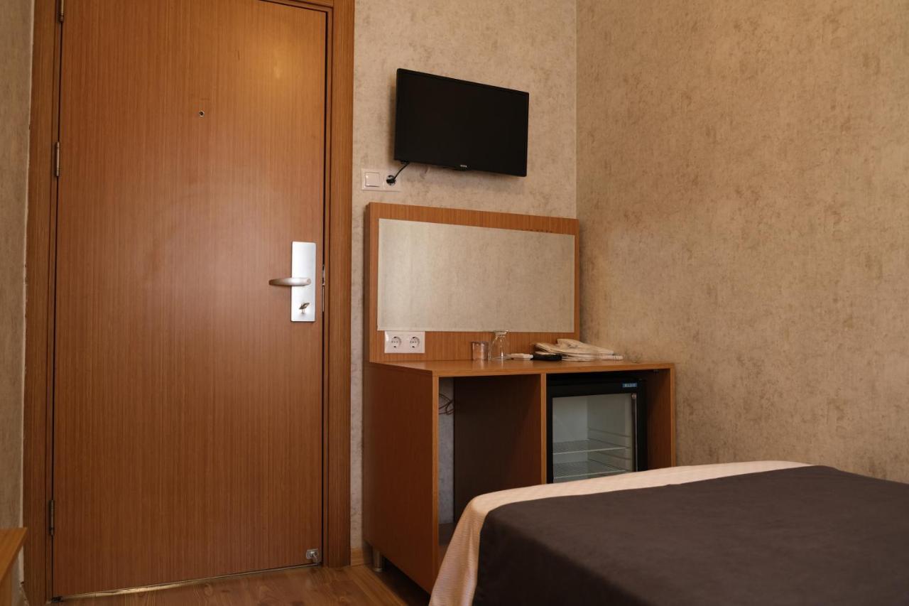 Rhisos Otel 里泽 外观 照片